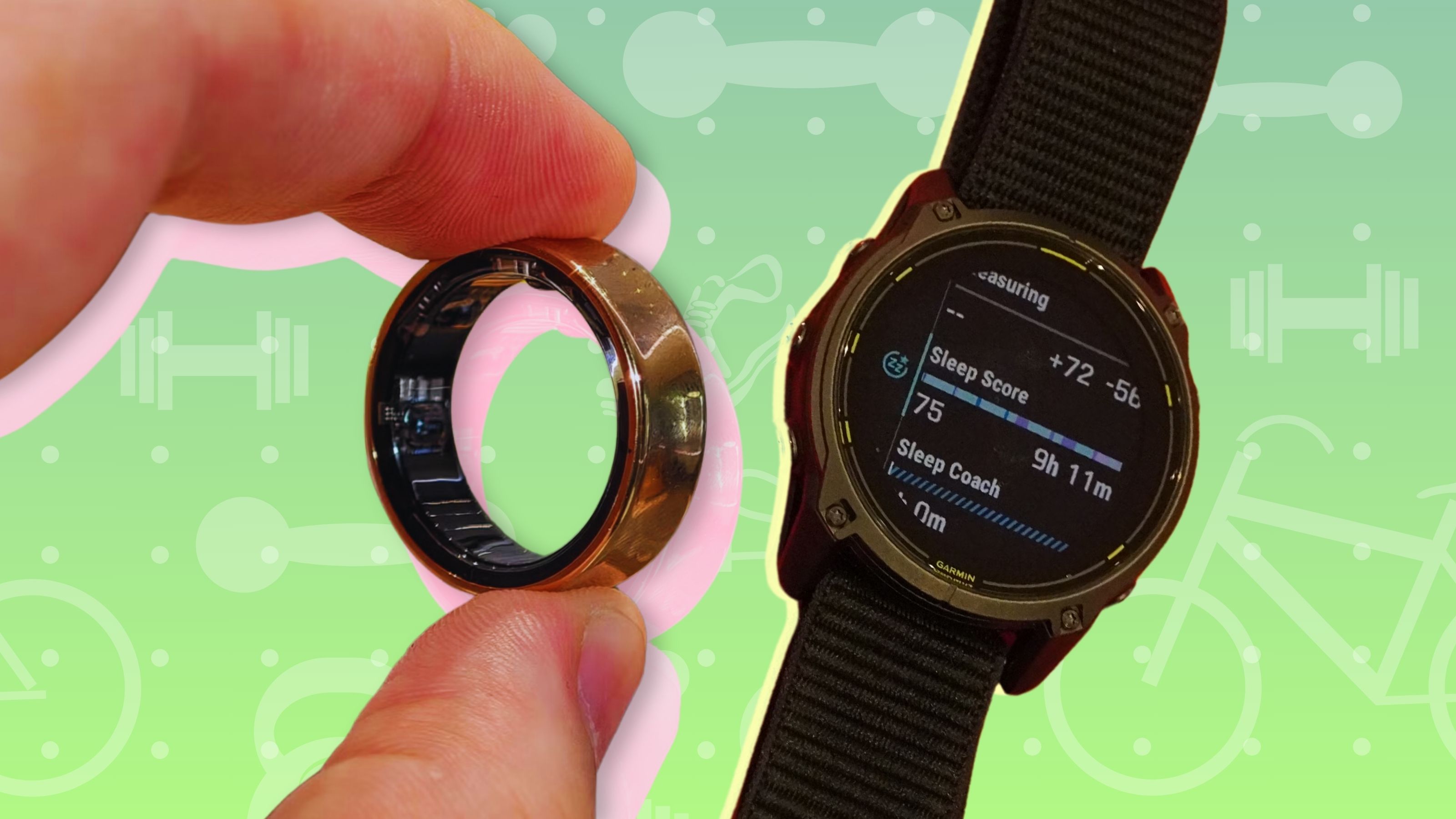 Un anillo inteligente junto a un reloj inteligente Garmin.