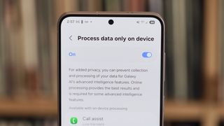 La opción para el procesamiento de todos los datos en el dispositivo.