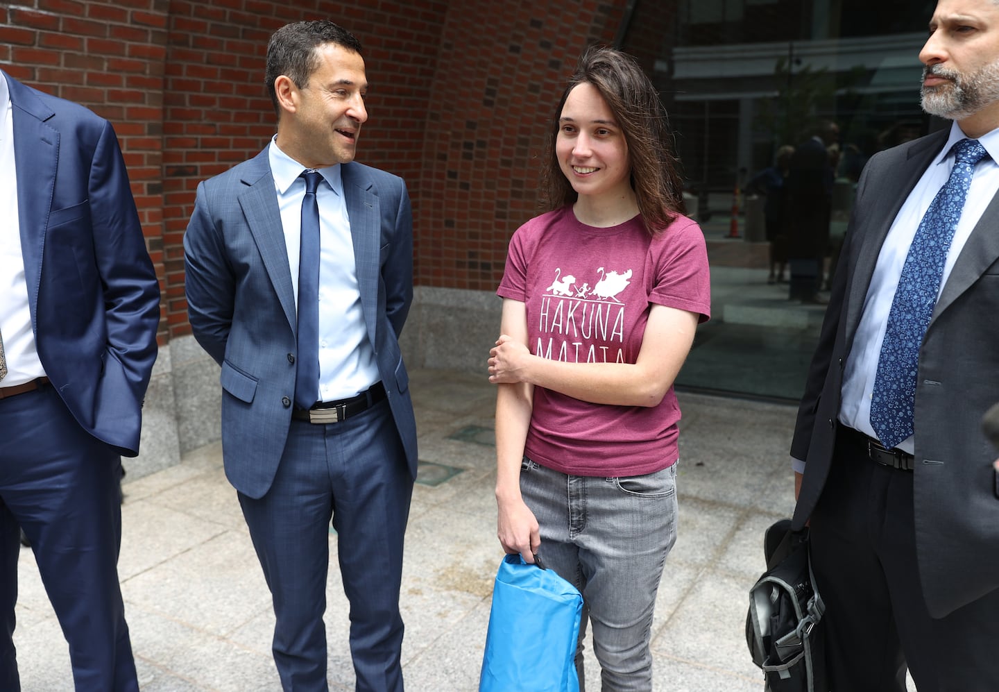 Kseniia Petrova habló con los medios después de ser liberado por la custodia federal en Boston el 12 de junio.