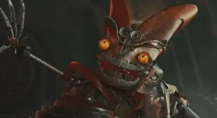 Una criatura robótica inspirada en el steampunk con ojos brillantes y piezas mecánicas, de apariencia amenazadora pero caprichosa.