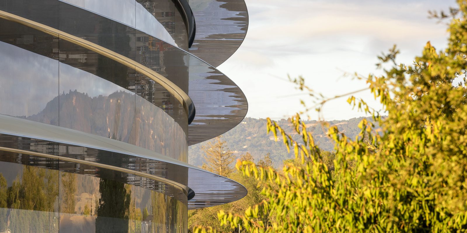 Apple bajo cuarta investigación por incumplimiento de DMA | Campus del parque Apple