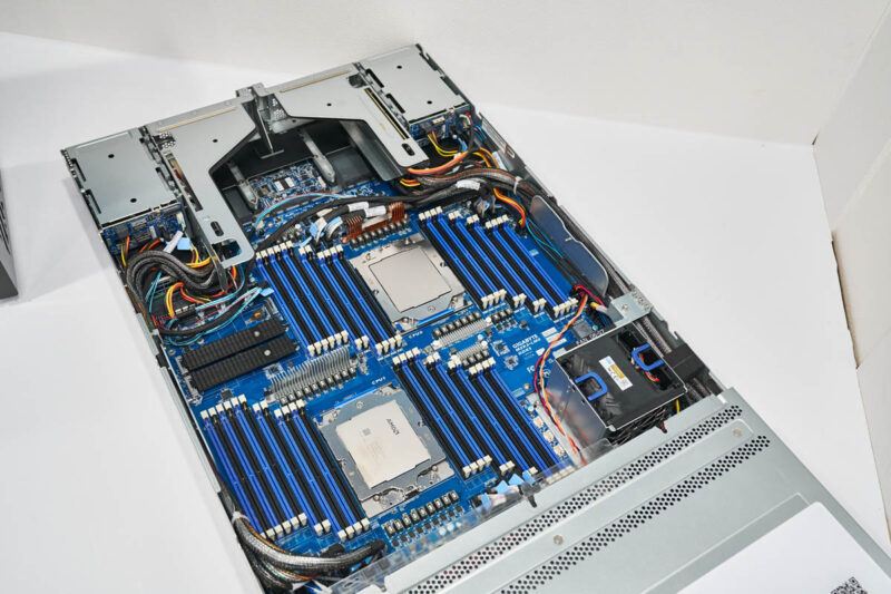 Gigabyte R283ZK05
