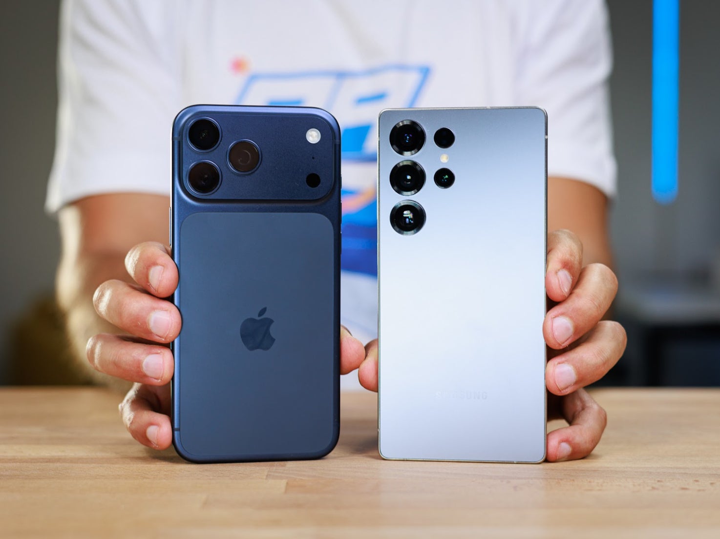 iPhone 17 Pro Max frente a Samsung Galaxy S25 Ultra