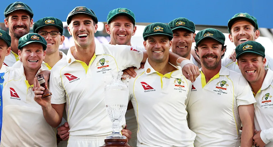 Mitch Marsh, fotografiado aquí con sus compañeros de equipo de prueba después de que Australia retuviera las Ashes en 2023.