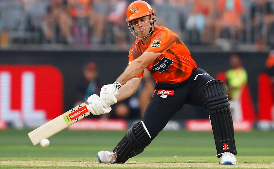 Mitch Marsh, fotografiado aquí en acción para los Perth Scorchers contra los Sydney Sixers en la BBL.