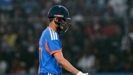 Shubman Gill de la India regresa después de su despido (PTI)