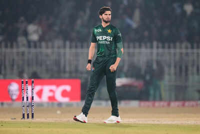 ¡Chocante! El debut de pesadilla de Shaheen Afridi en la BBL: despedido por jugar bolos peligrosos - Ver
