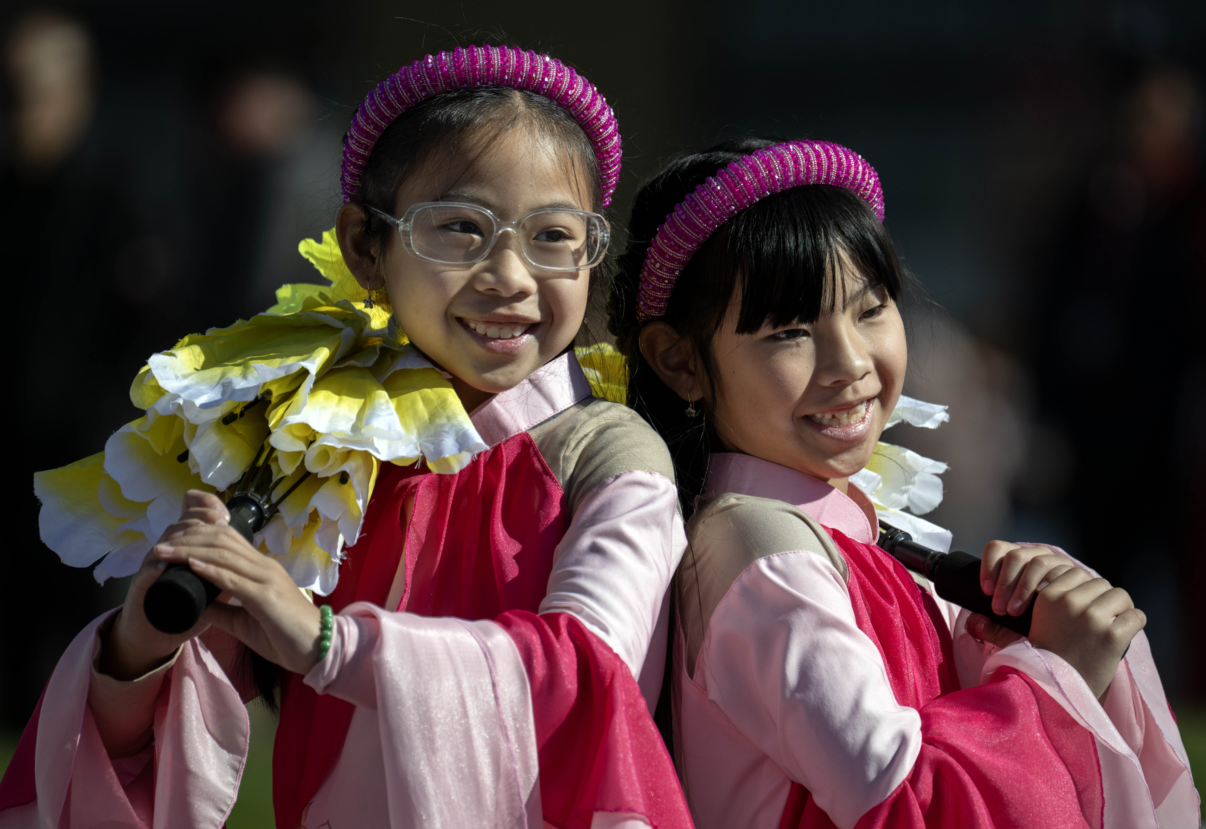 Las chicas actúan durante el Westminster Tet Parade 2025 el sábado,…