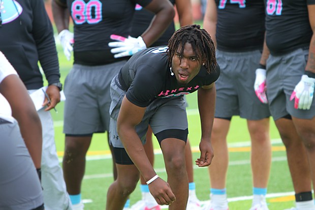 El ala defensiva de Jones 2027, Fred Ards, en el evento Under Armour Camp Series en la escuela secundaria católica Bishop Moore, el domingo 22 de febrero de 2026. (Chris Hays/Orlando Sentinel)