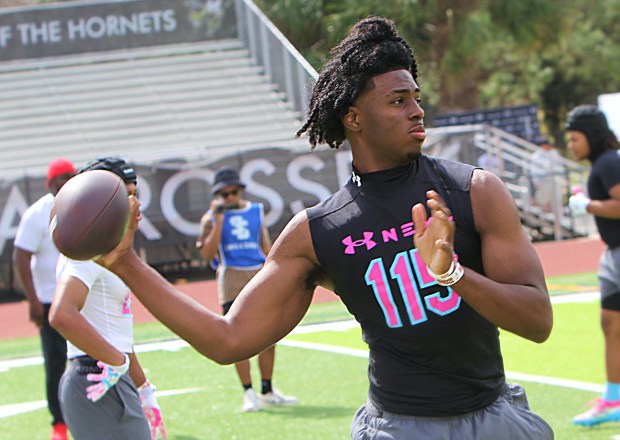 El mariscal de campo de Evans 2027, Will Jackson, en el evento Under Armour Camp Series en la escuela secundaria católica Bishop Moore, el domingo 22 de febrero de 2026. (Chris Hays/Orlando Sentinel)