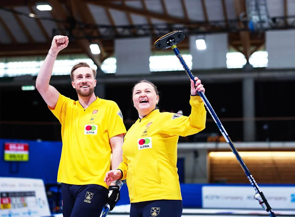 De izquierda a derecha: Ahlberg y Westman • James Roberts-World Curling