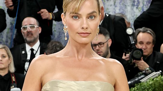 Margot Robbie en la Met Gala.