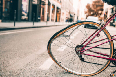Ciclista atropellado por un automóvil cerca de una escuela en el noreste de Albuquerque