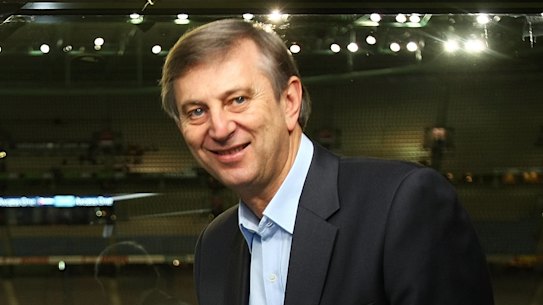 La carrera como comentarista de Dennis Cometti abarcó 51 años en televisión y radio.